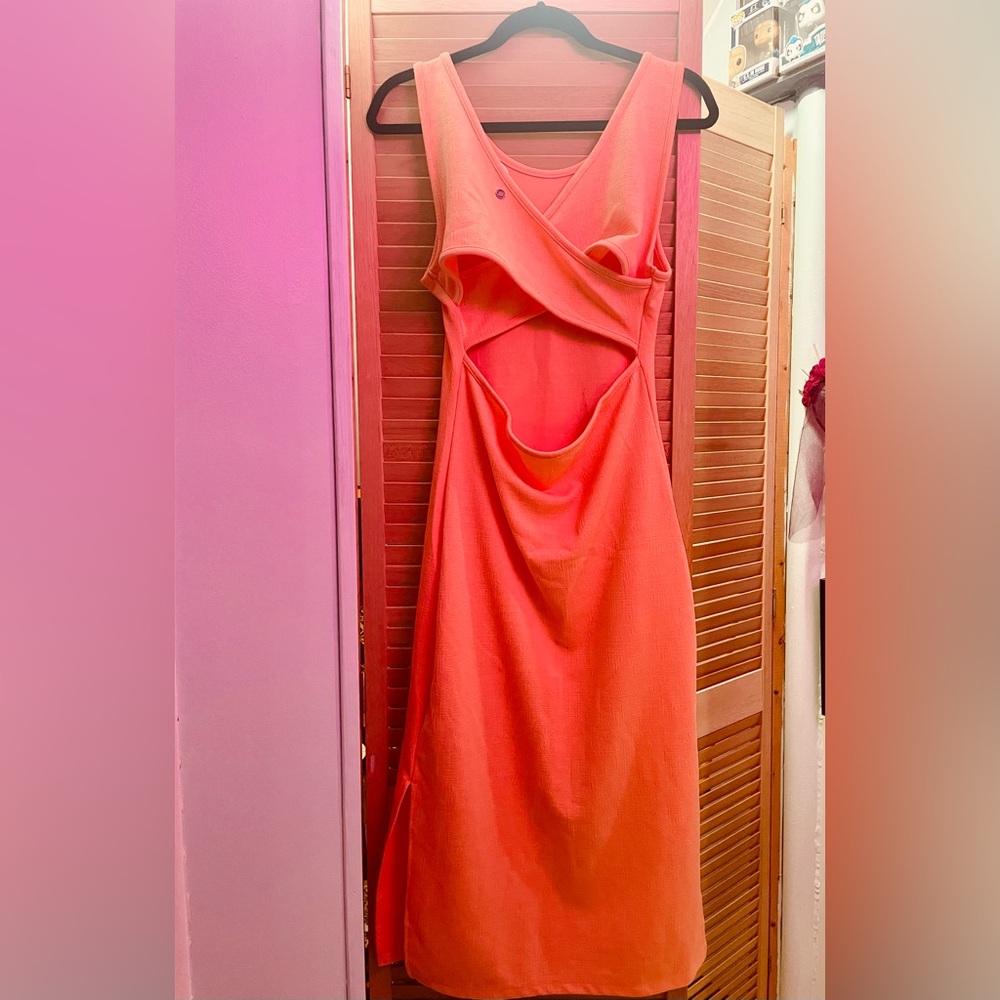 Roxy Peach Midi Dress with Open Back. Size M. - Picture 5 of 9